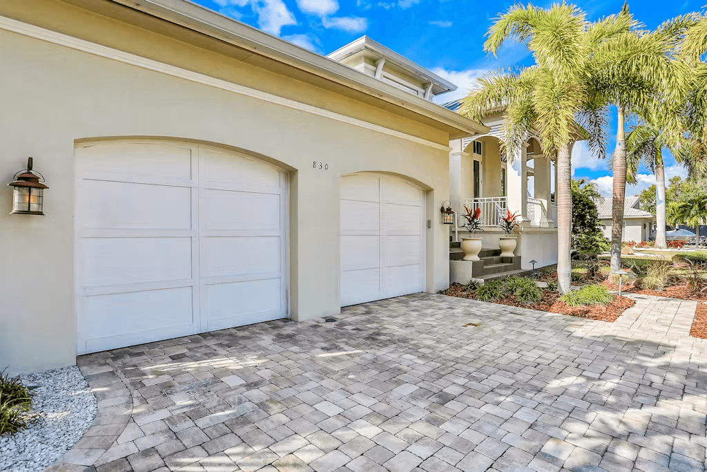 Island Estate Waterfront Villa - Image 37