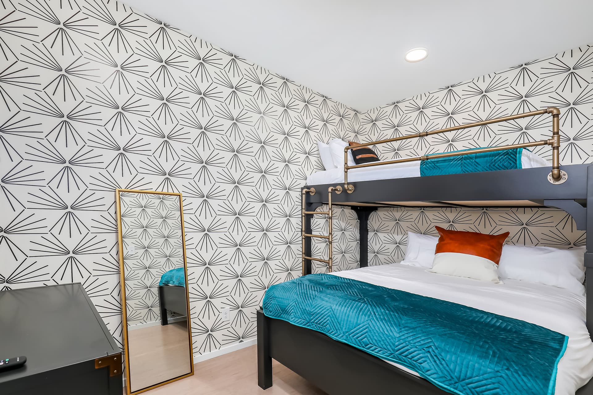 Kick Your Boots Off - Image 9