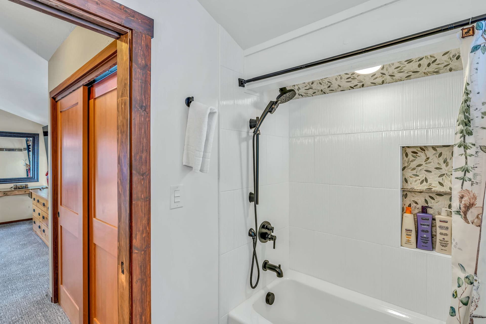 Lazy Bear - Image 12