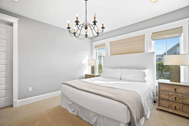 Blue Whale Bungalow - Image 24