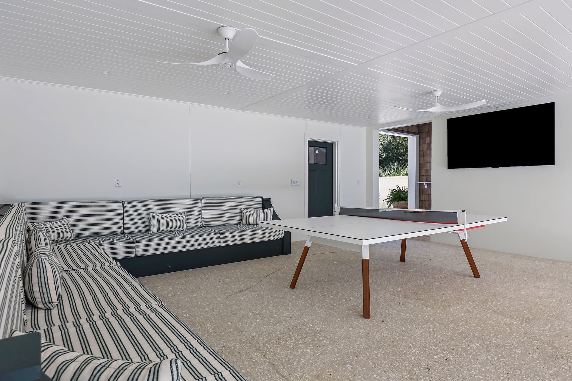 Cassina Sands - Image 60