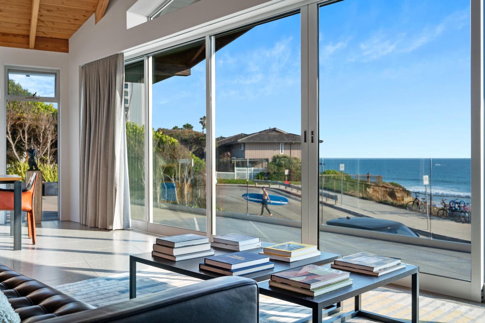 Beachfront Modern Retreat - Image 3