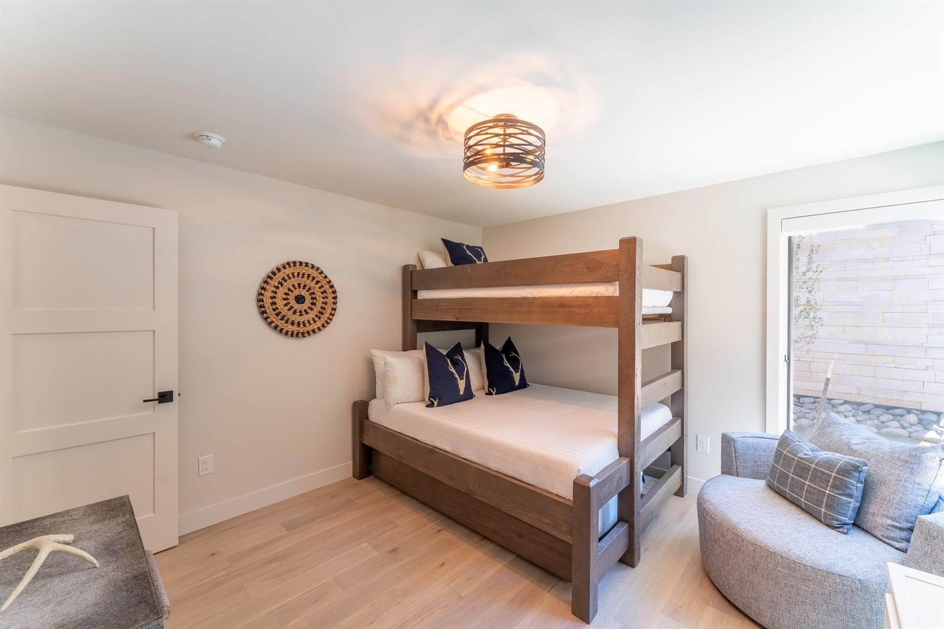 Frisco Aly - Image 13