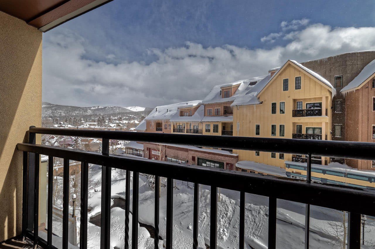 Lavish Condo - Image 21