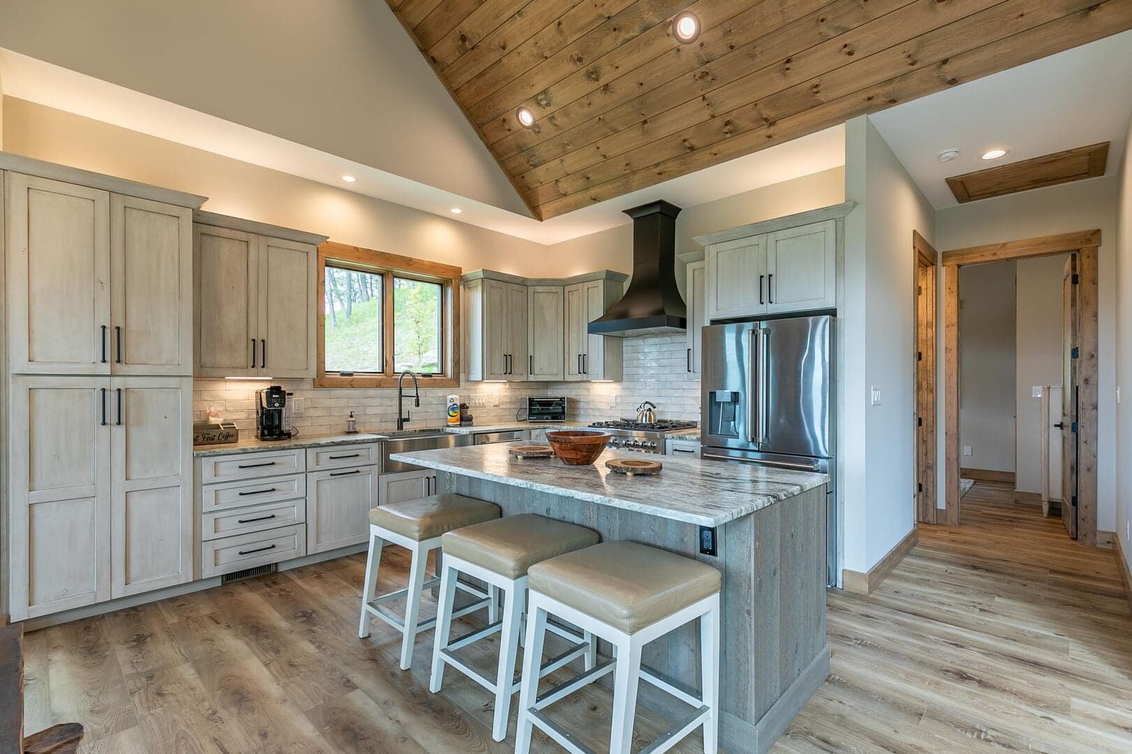 Livin' Lodge - Image 5