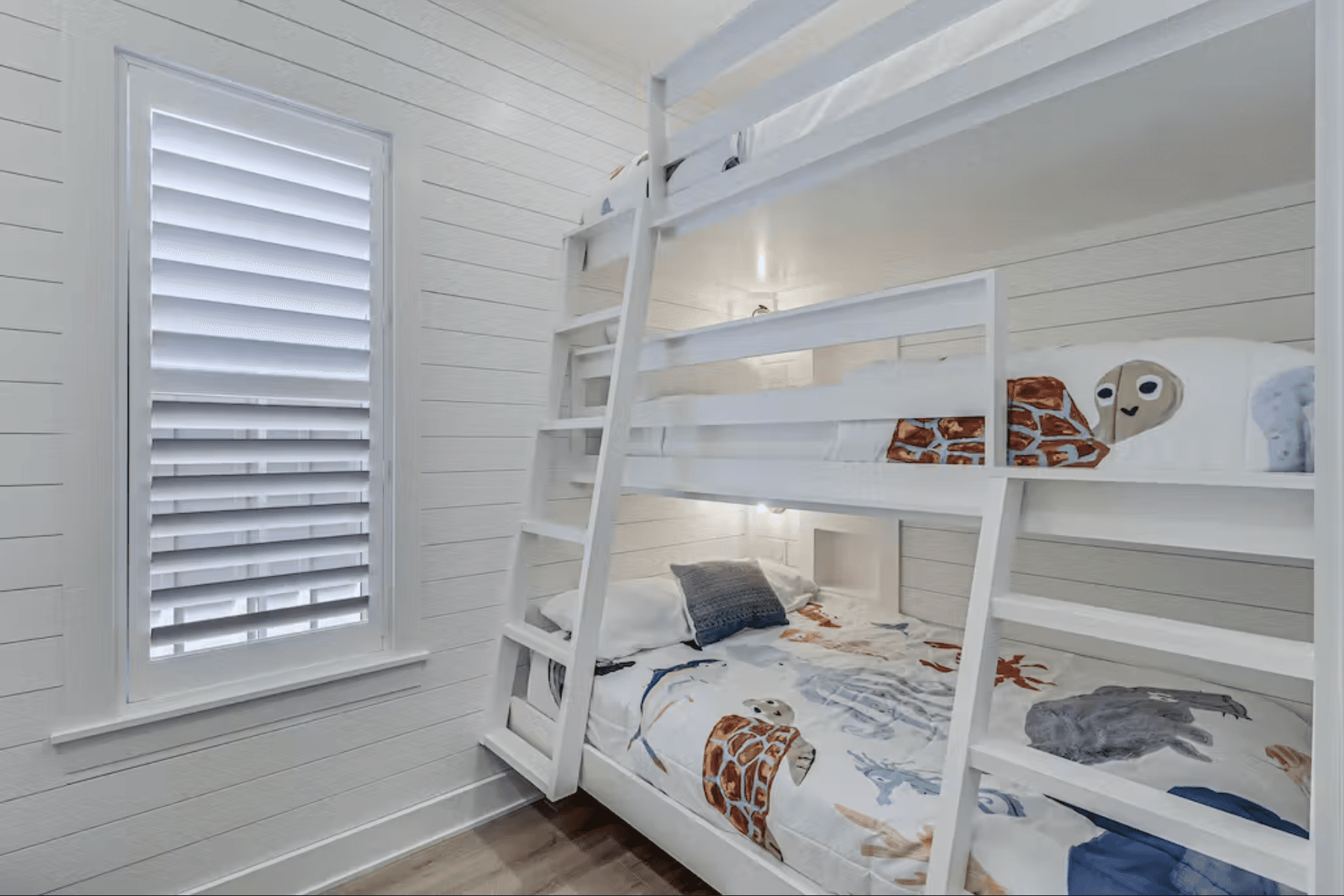 Shore Thing House - Image 17