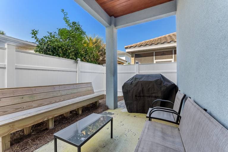 Aquaholic House - Image 39