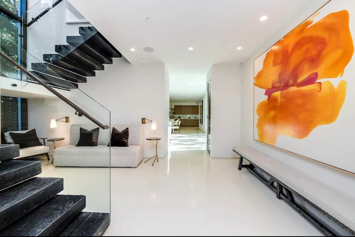 Hollywood Regency Villa - Image 4