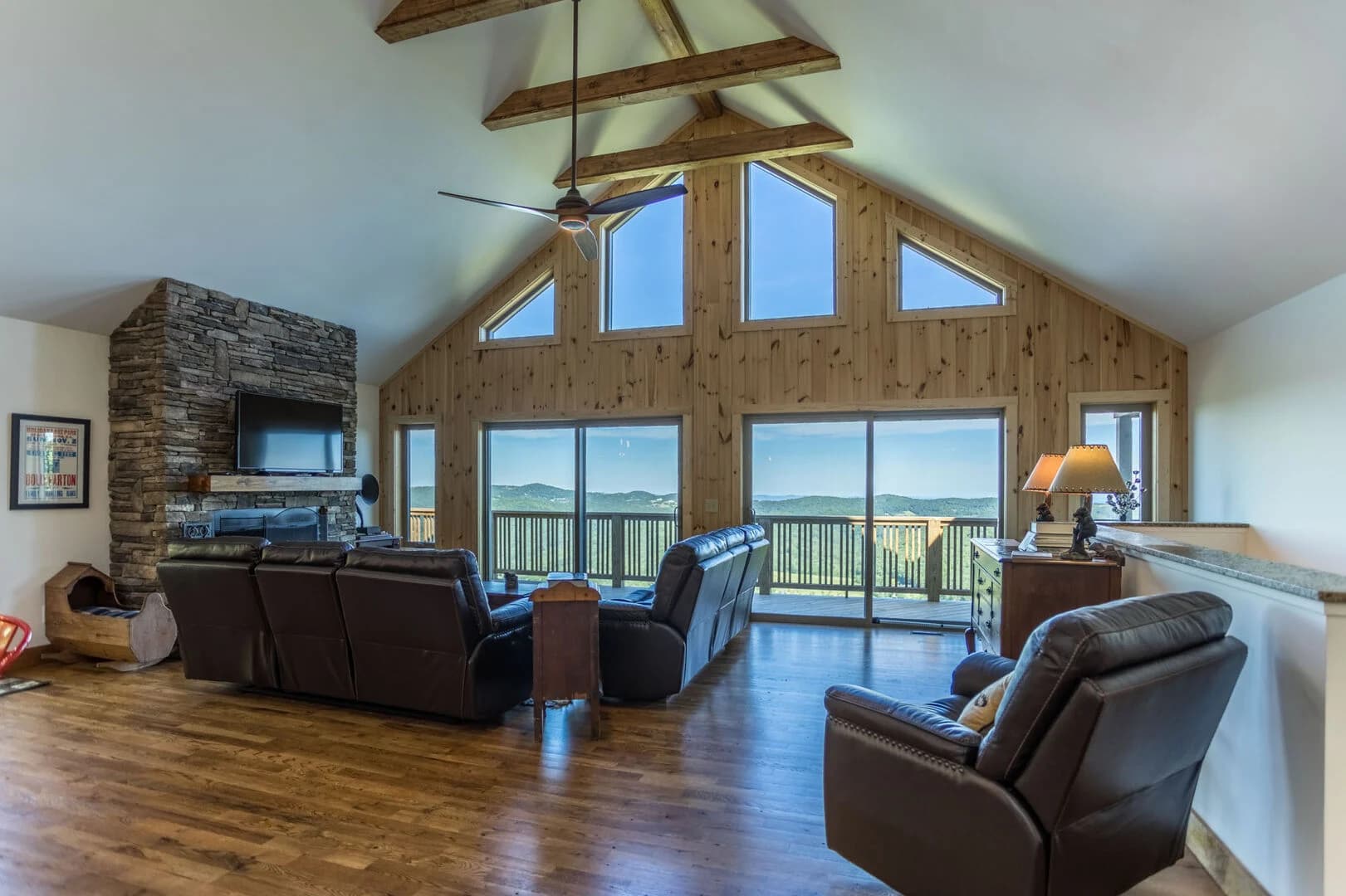 Mountain Vista Chalet - Image 3