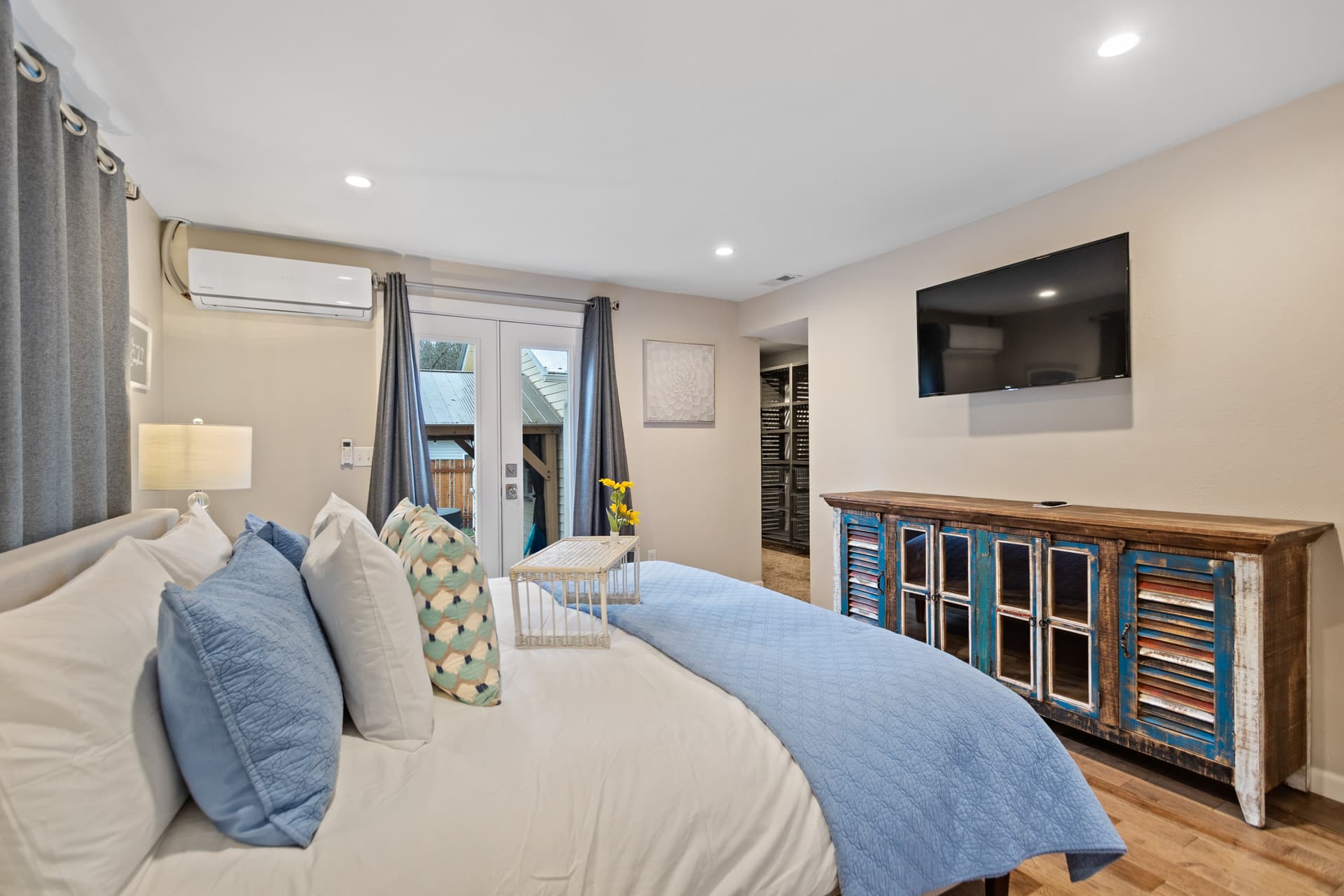 Cottage On The Corner - Image 17