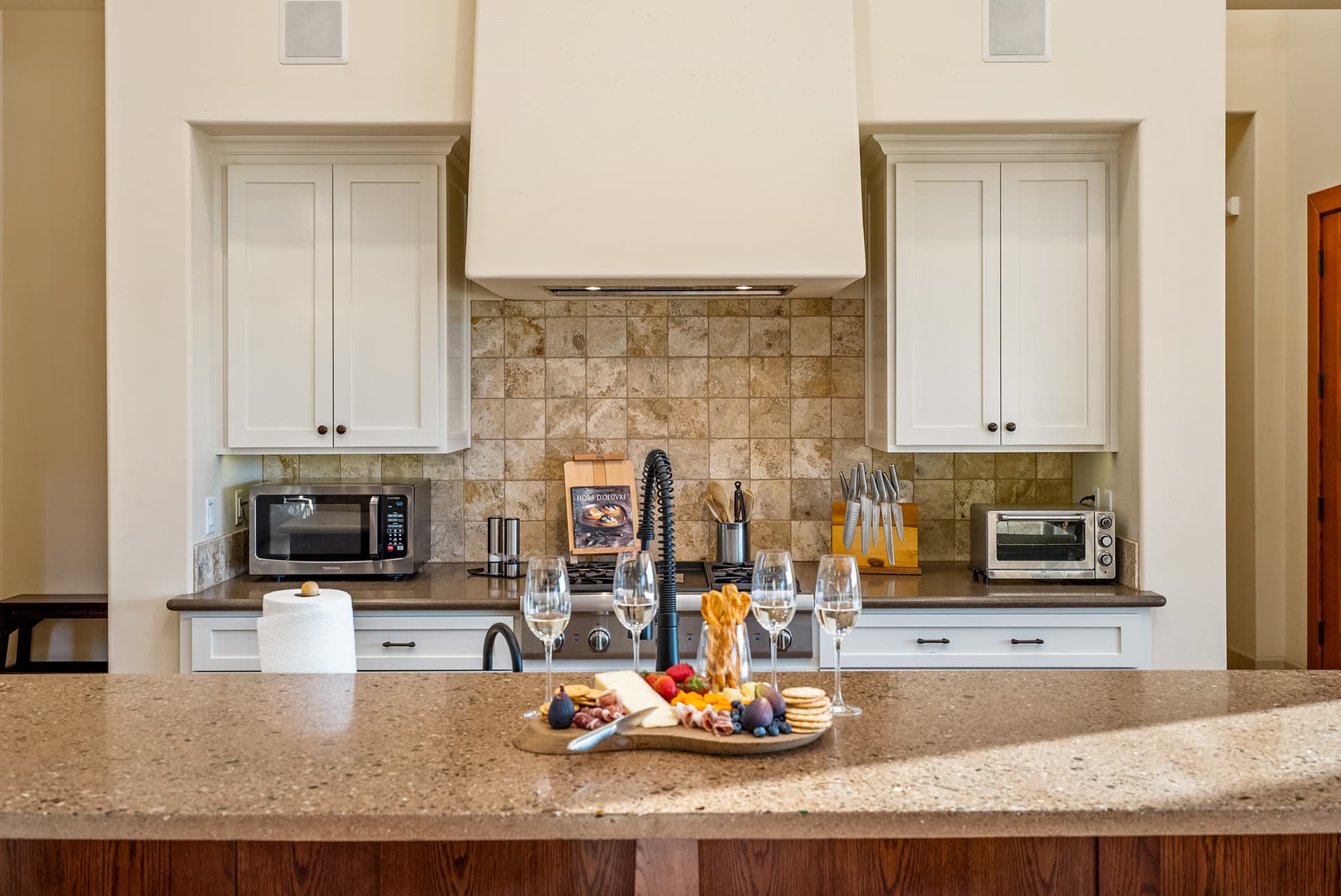 Mission Vineyard House - Image 11