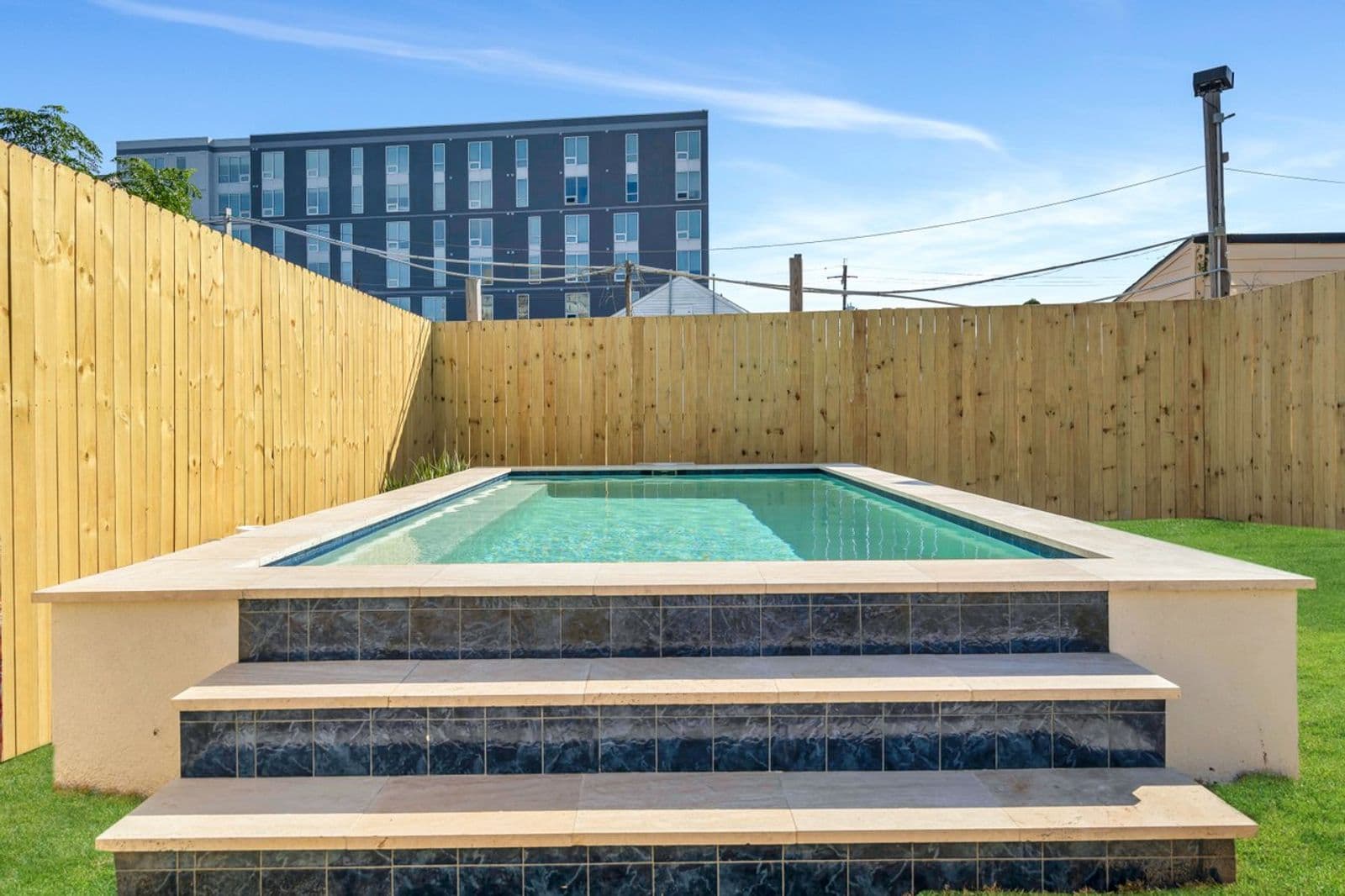 Gorgeous Mid-City House - Image 22