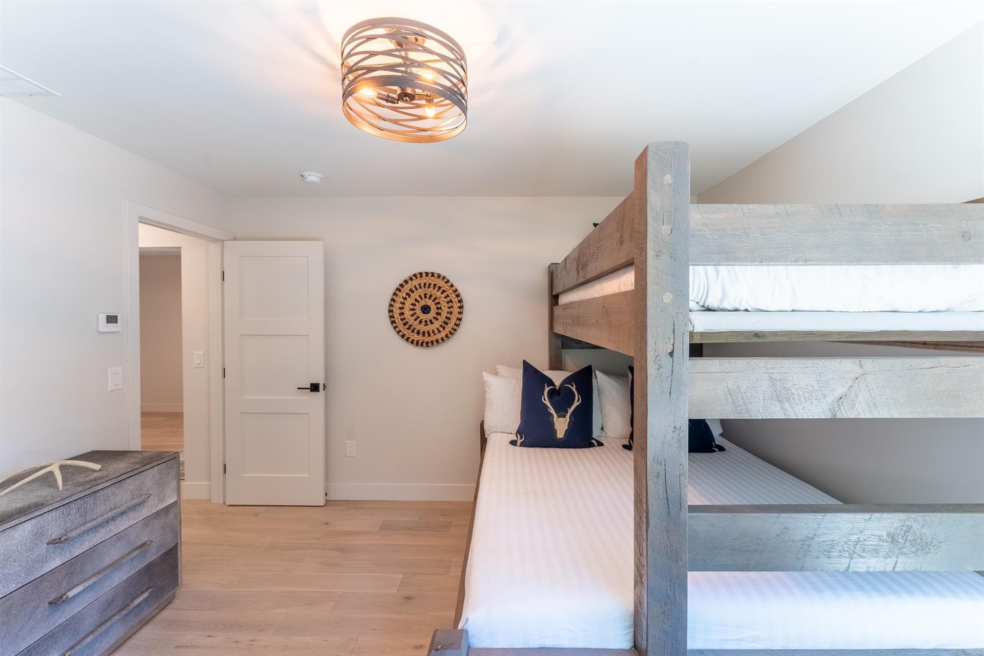 Frisco Aly - Image 14