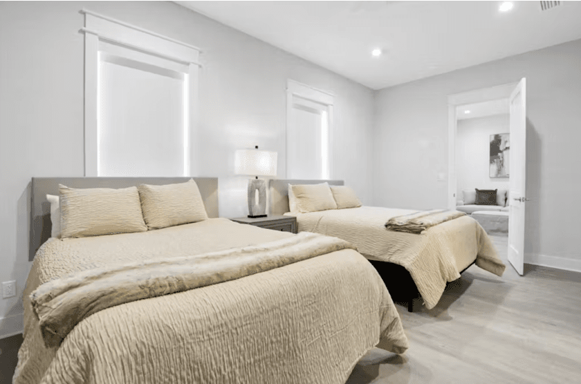 Hook’s Villa - Image 20