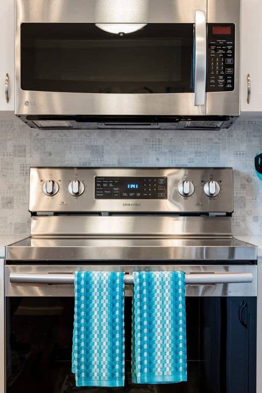 Rustic Modern Townhouse - Image 6