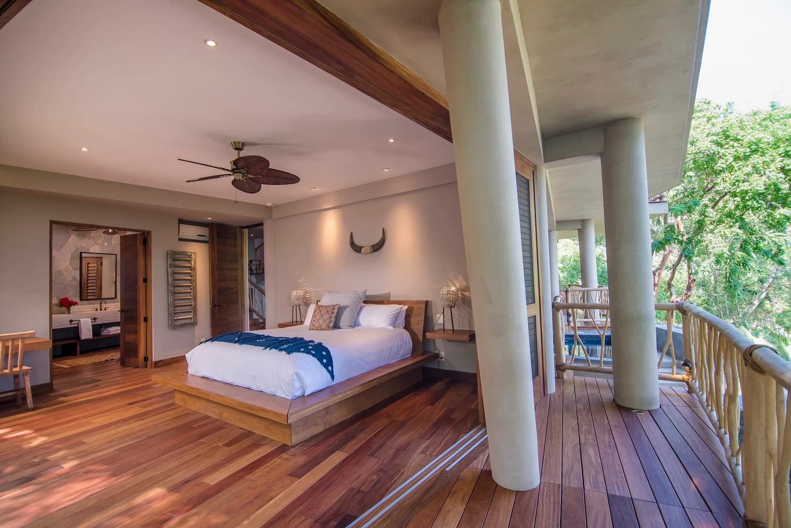 Tree House - Image 4