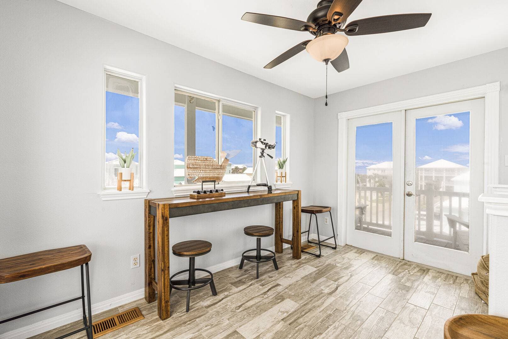 Blue Fin Oasis - Image 49