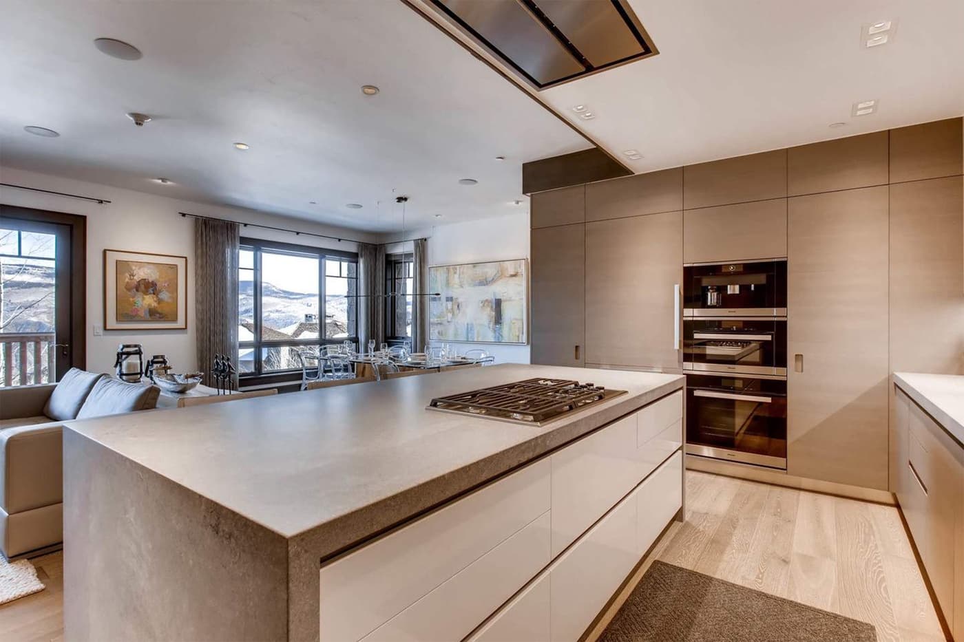 Lay Of The Land At Hummingbird Lodge - Image 9