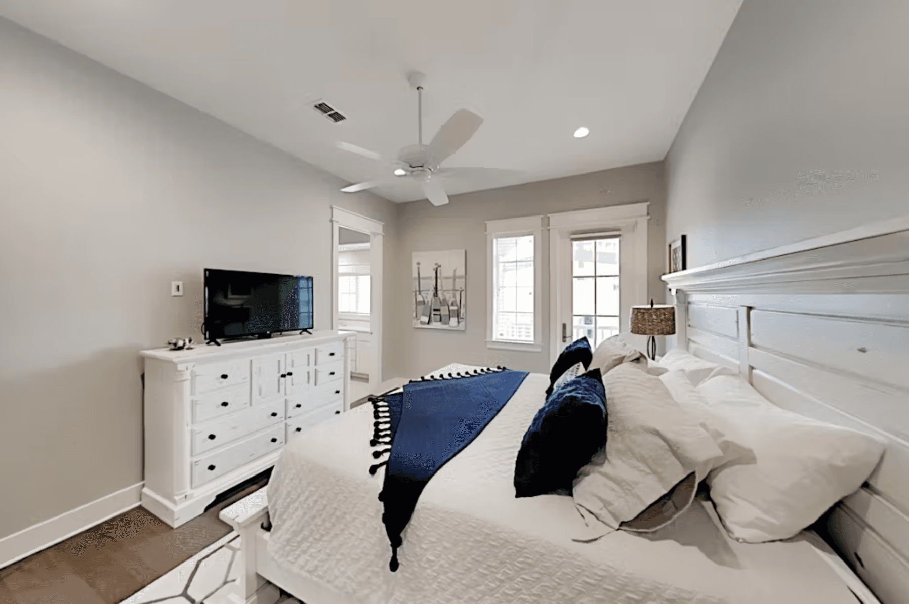 Parrots Cove - Image 13