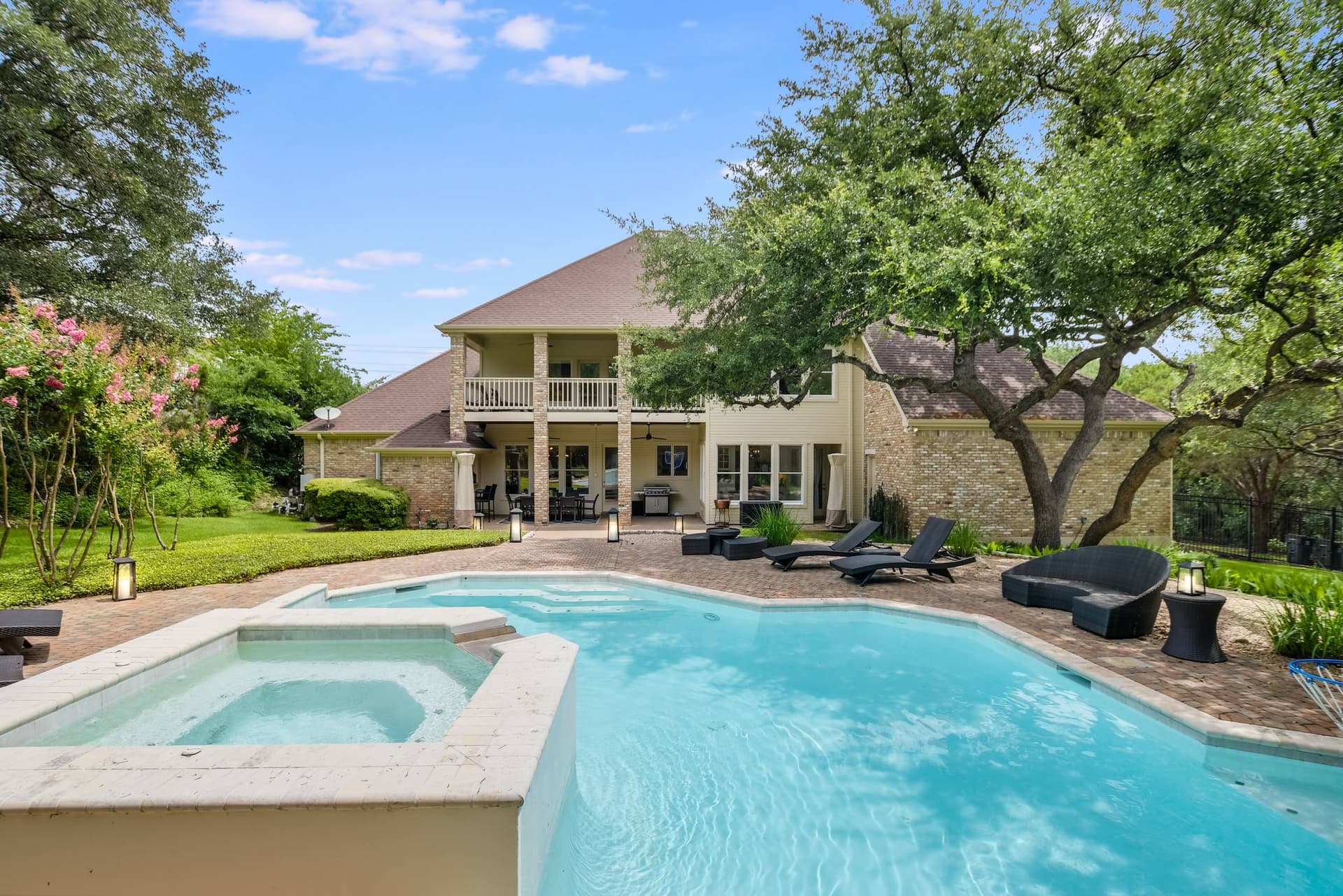 Austin Country Club Estate - Image 37