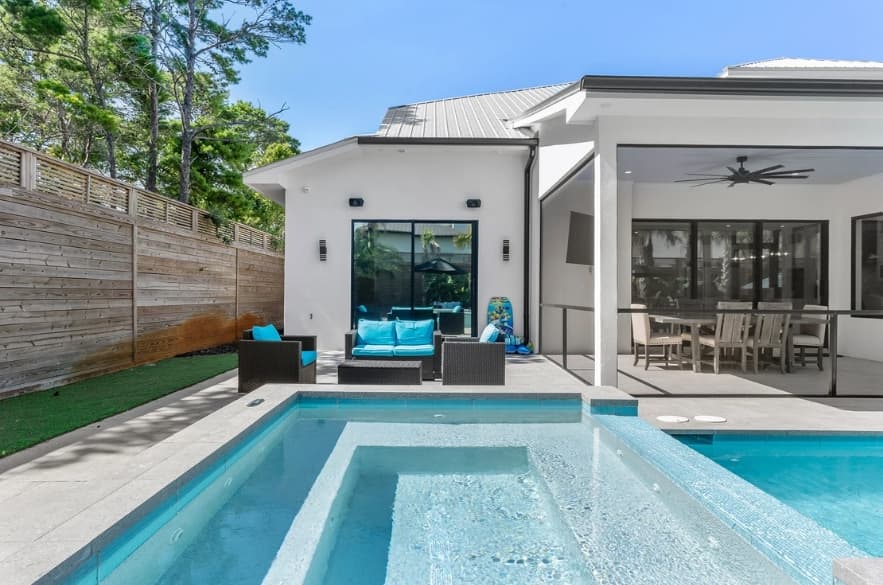 Happy by the Sea - Image 67