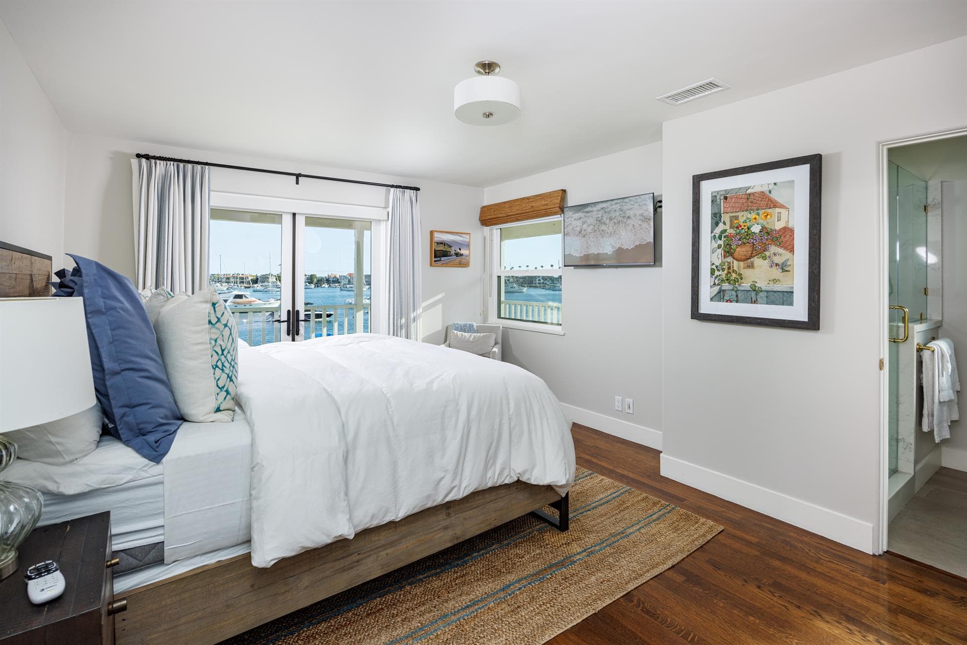 Harbor Beach Escape - Image 18