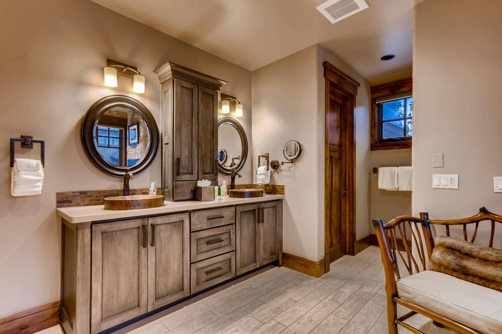 Monarch Place - Image 15