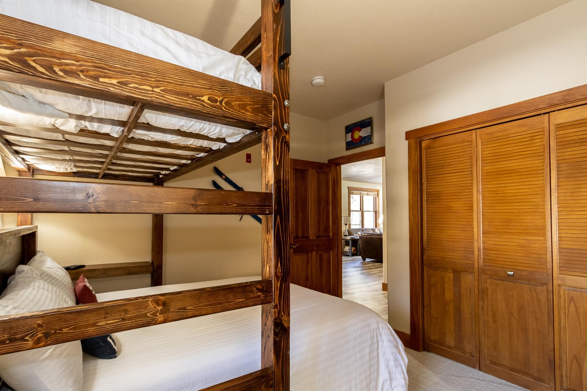 Red Hawk Townhome - Image 11