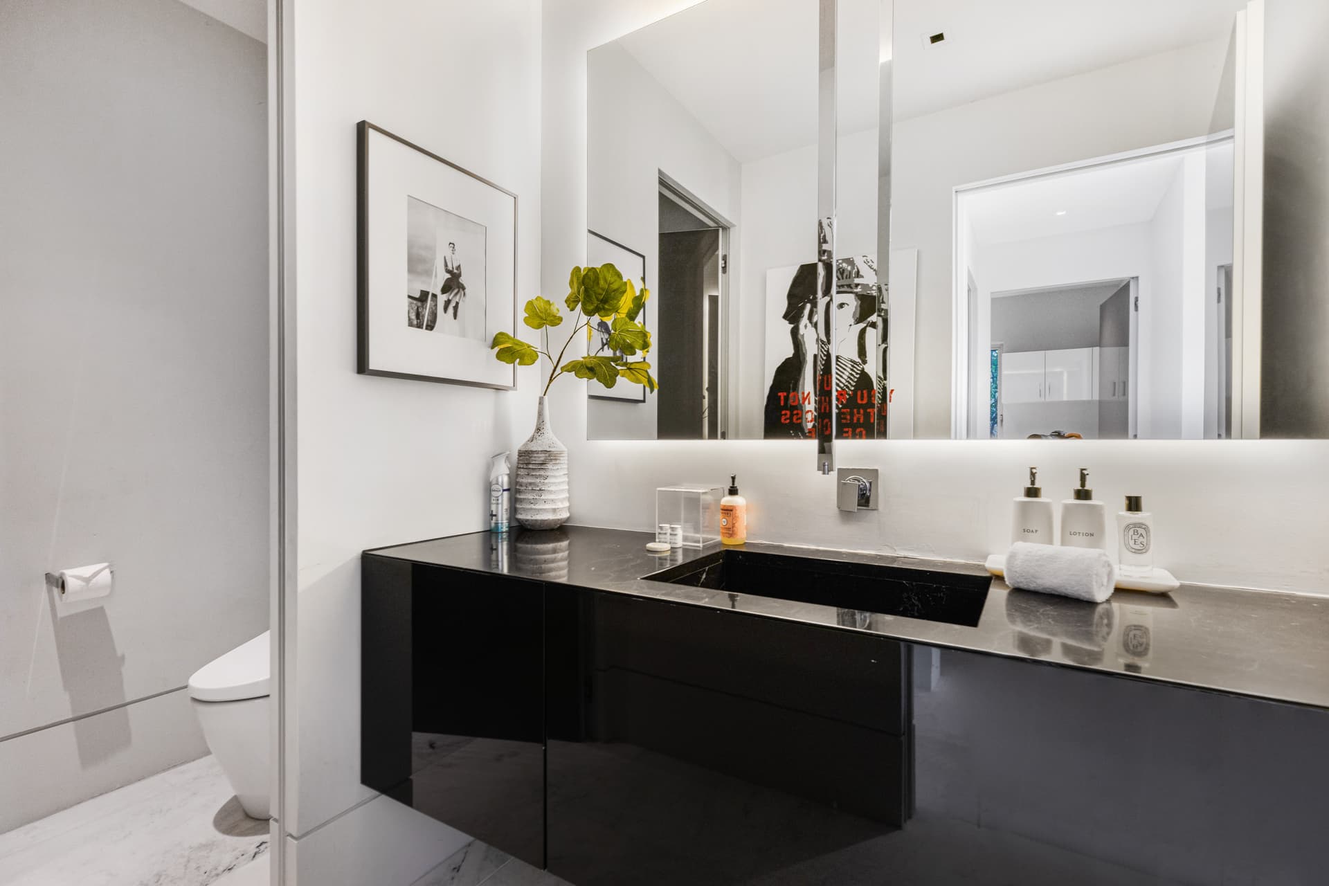 St Ives Modern - Image 30