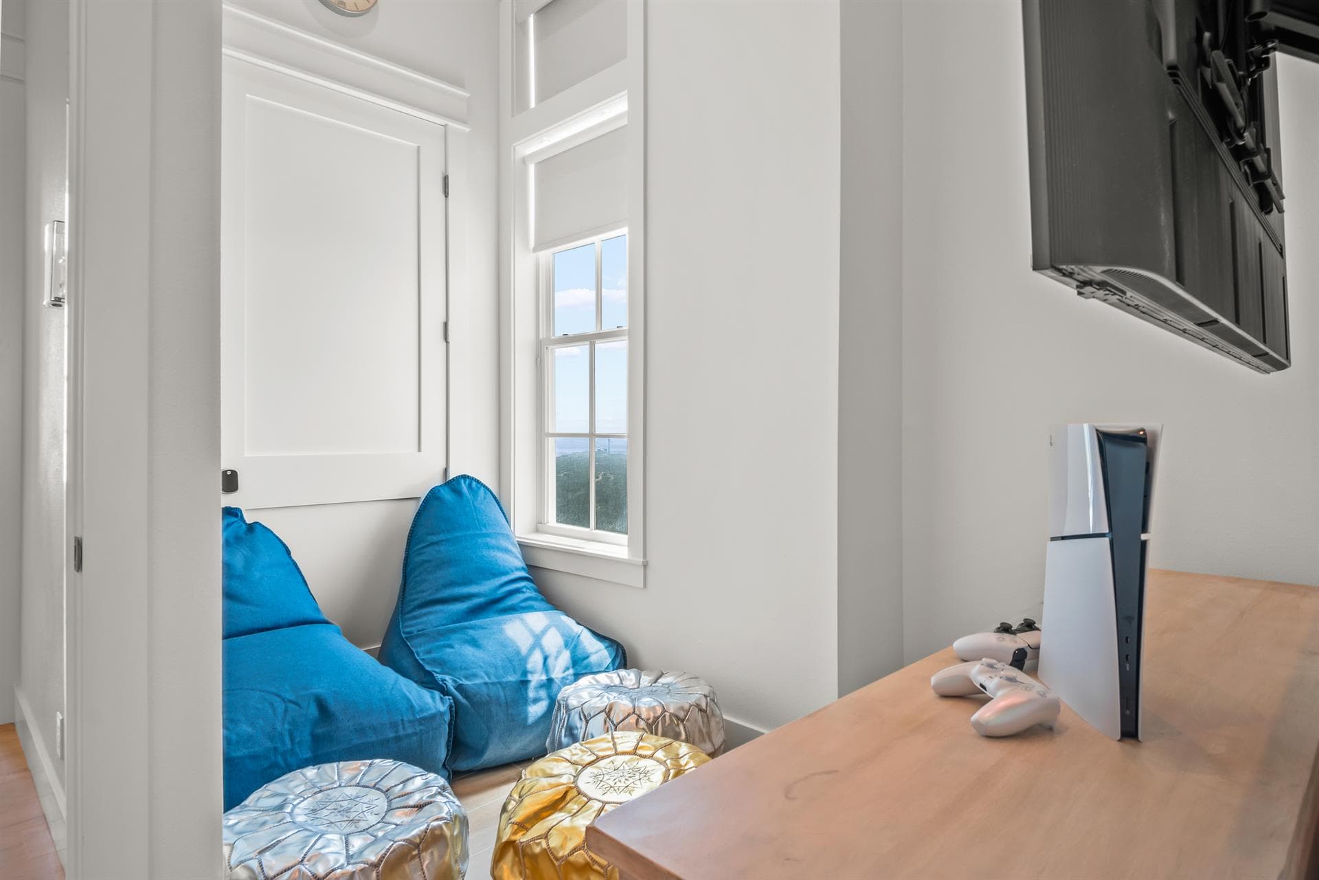 Holiday House - Image 25