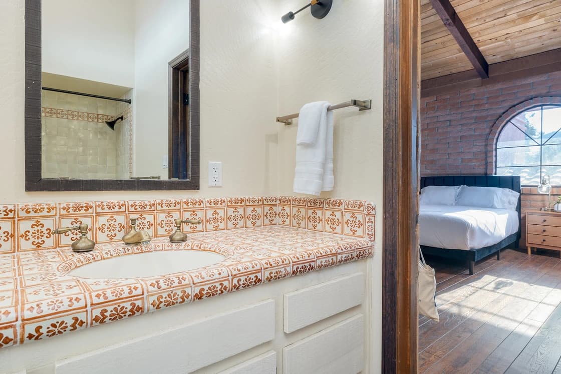 Diamondback Manor - Image 31