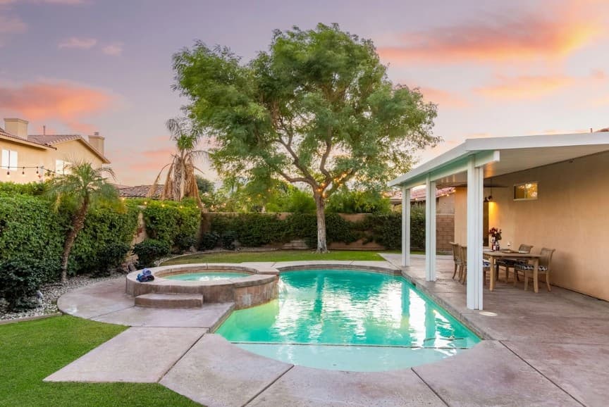 Sunny Palms - Image 33