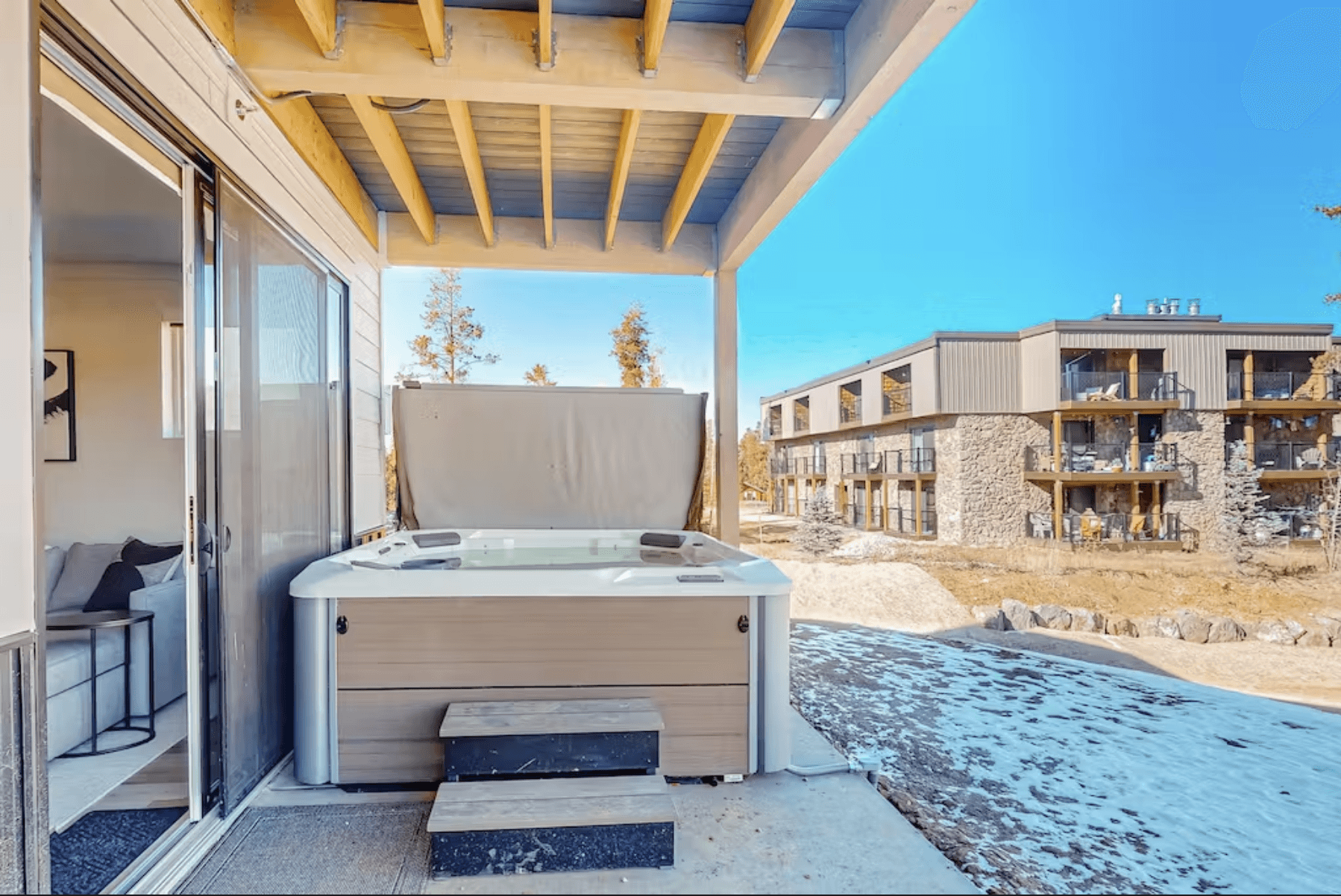 Mellow on Meadow Mile Residence - Image 5