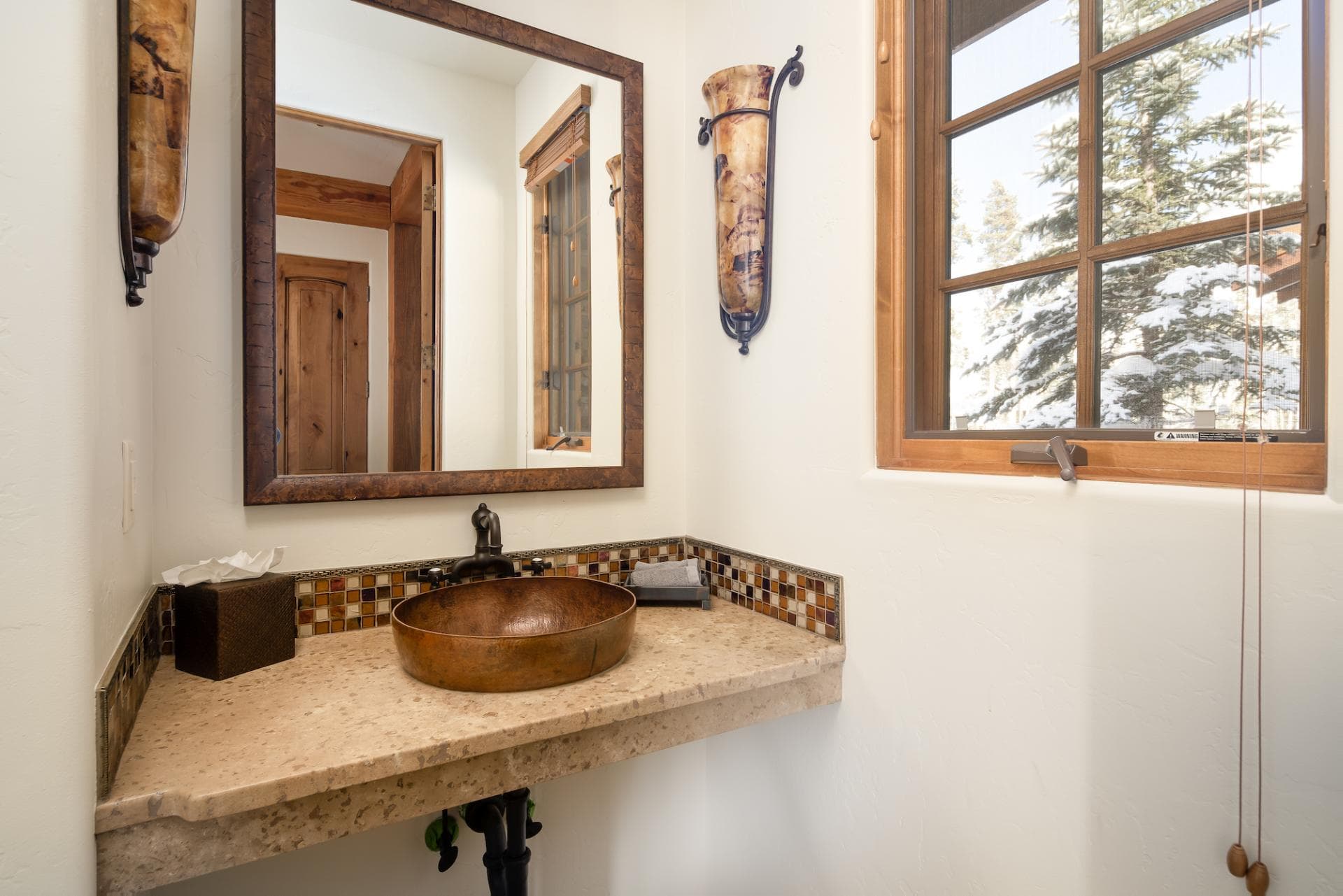 Big View Luxury Suite - Image 19