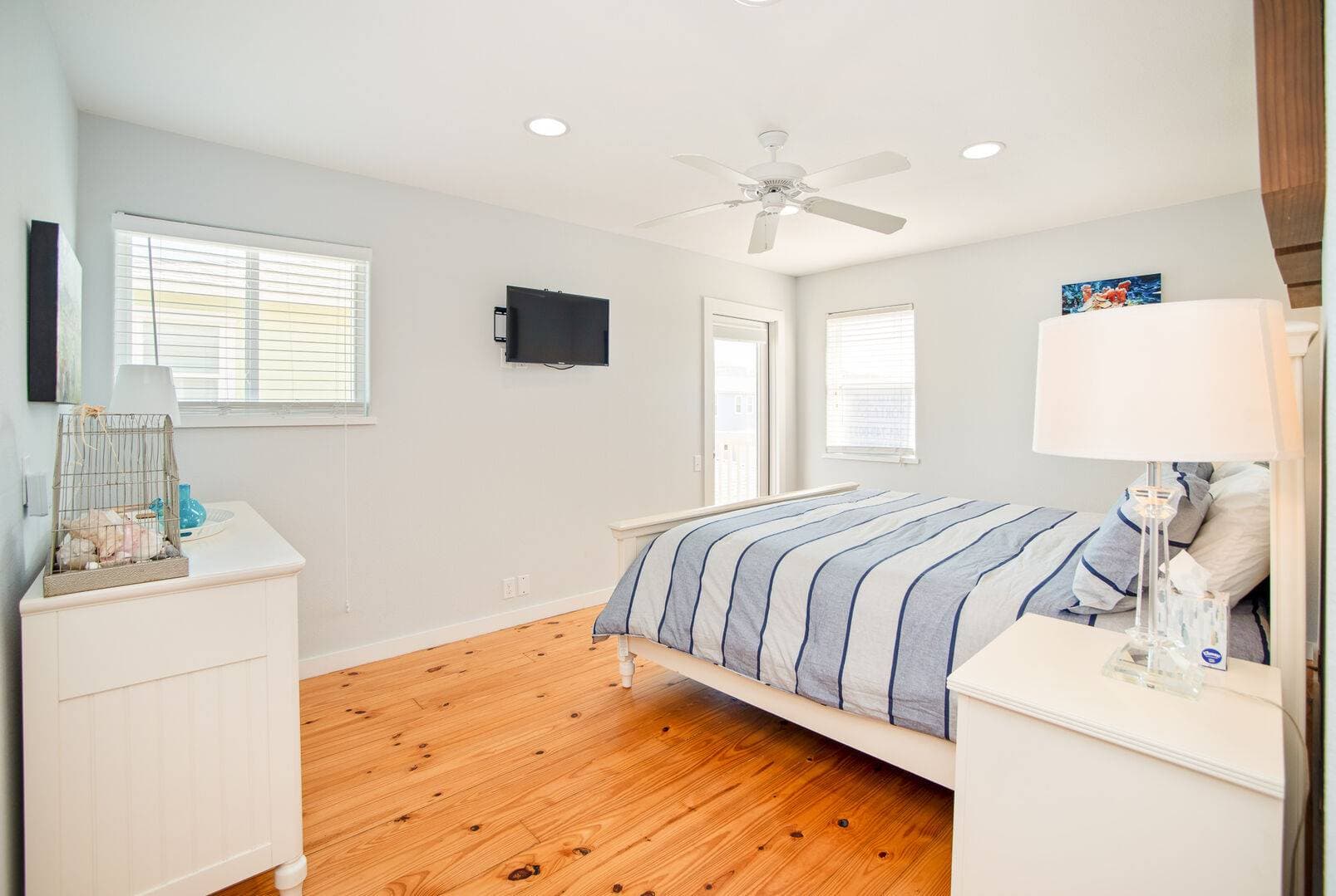 Bach Porch - Image 23