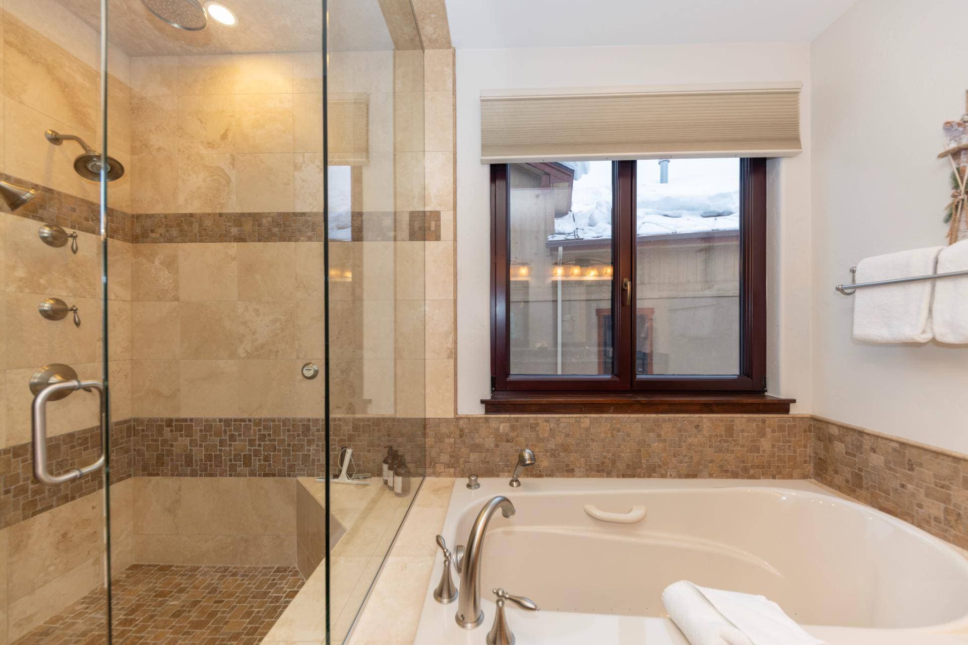 Bee Line Escape - Image 14