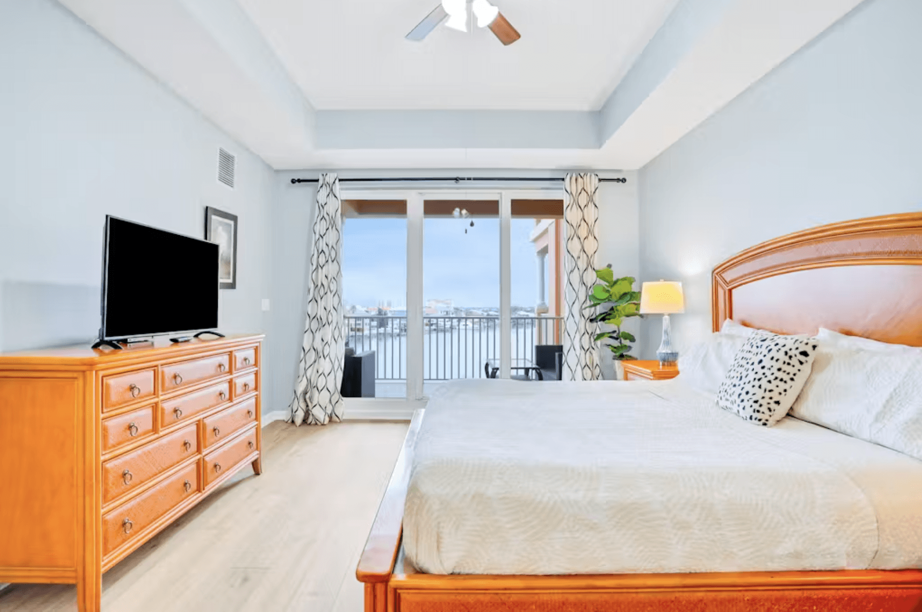 Harborview Grande Residence - Image 21