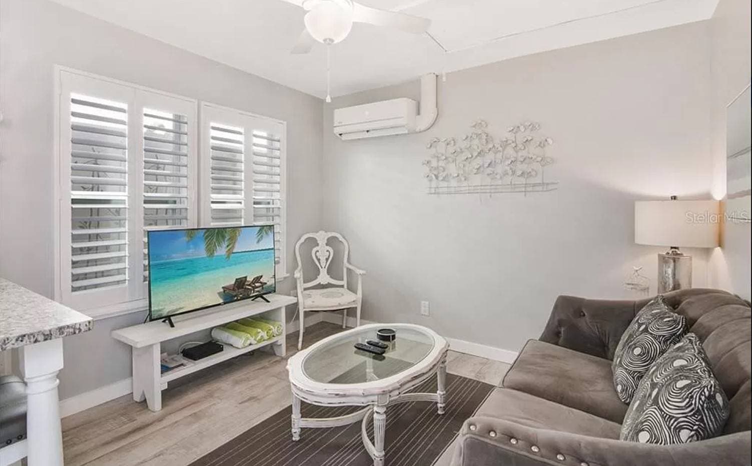 Island Vibes Cottage - Image 2