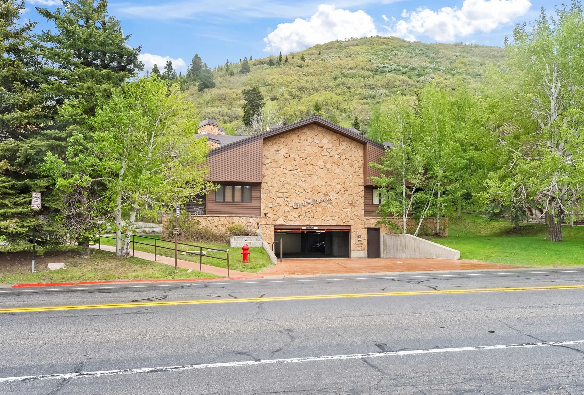 Summit Solace Chalet - Image 17