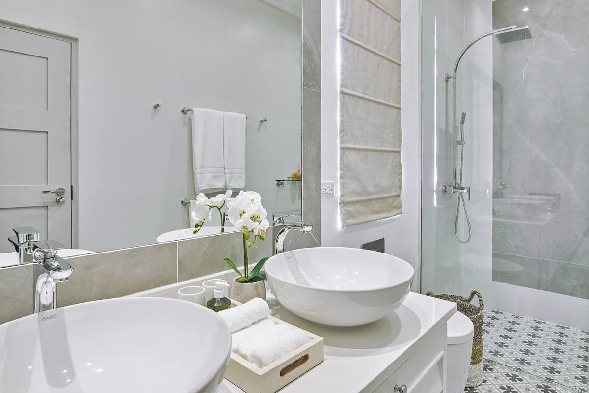 Footprints South - Image 5