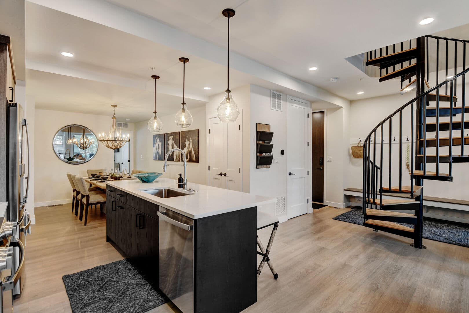 Arrow Luxury Loft #219 - Image 18
