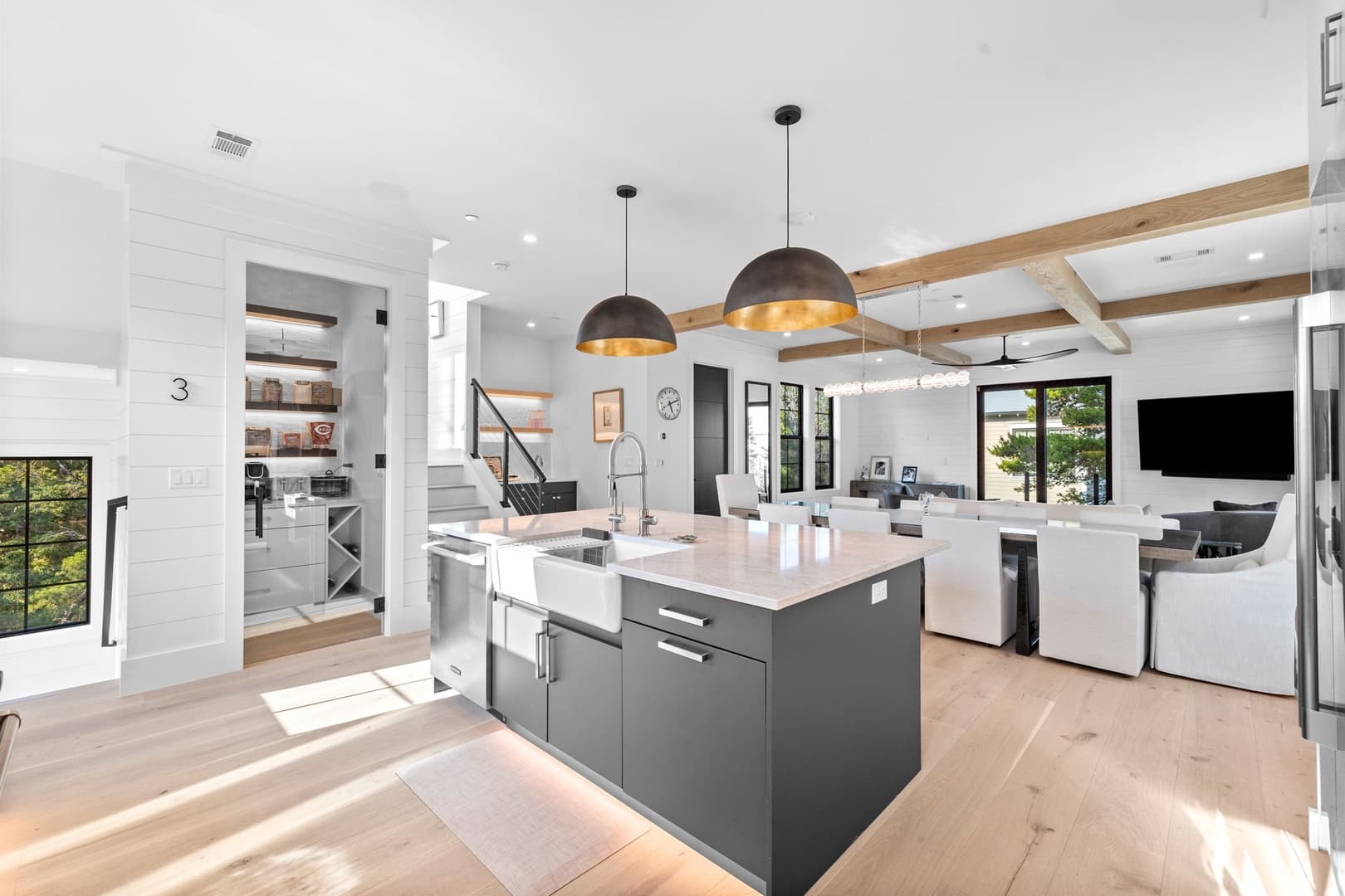 Endless Views - Image 13