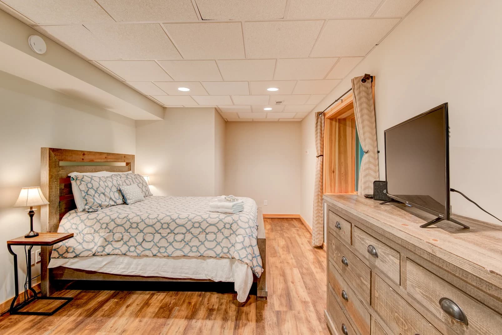 Paws a While - Image 43