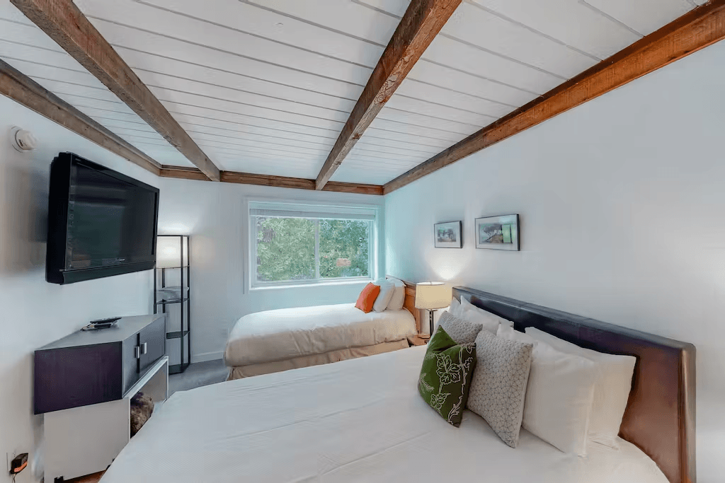 Sun and Ski - Image 10