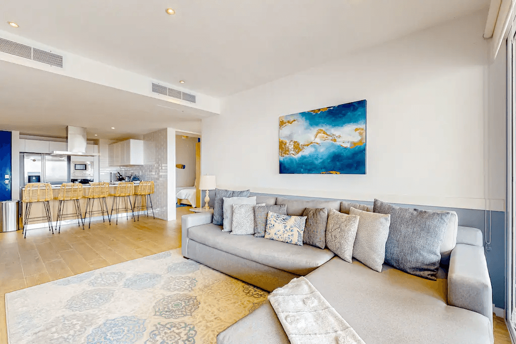 Blue House 305 - Image 3