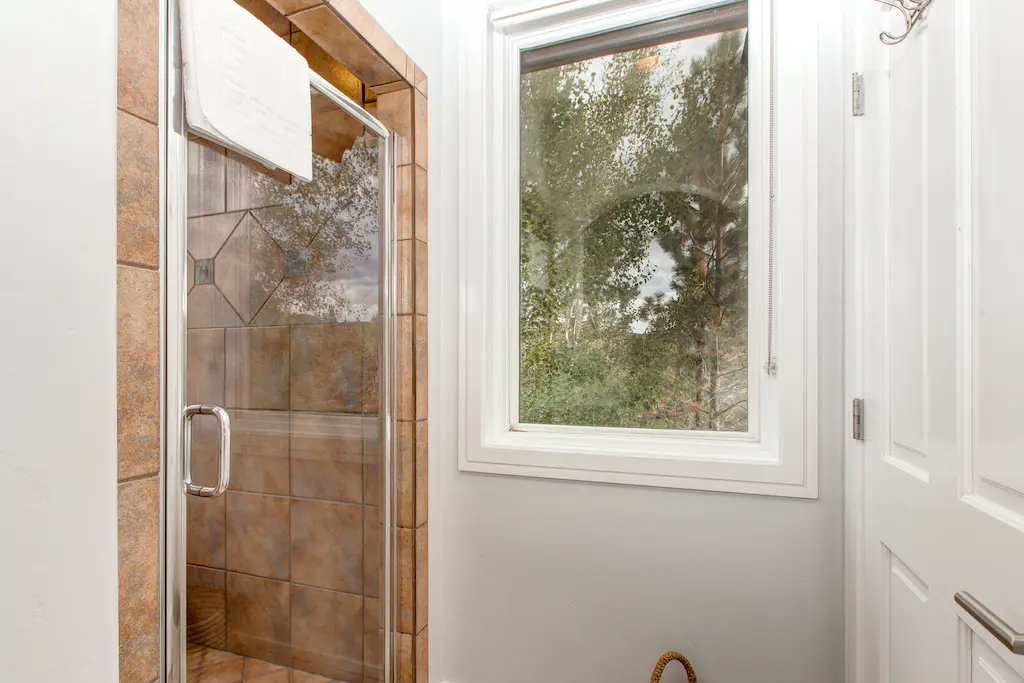 Glamorous Gallivan Place - Image 13