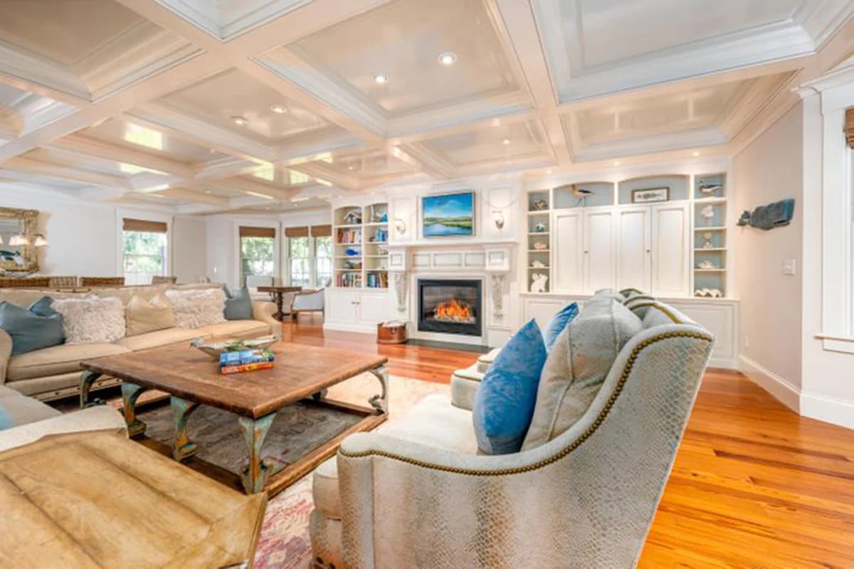 Center Of It All Estate - Image 23