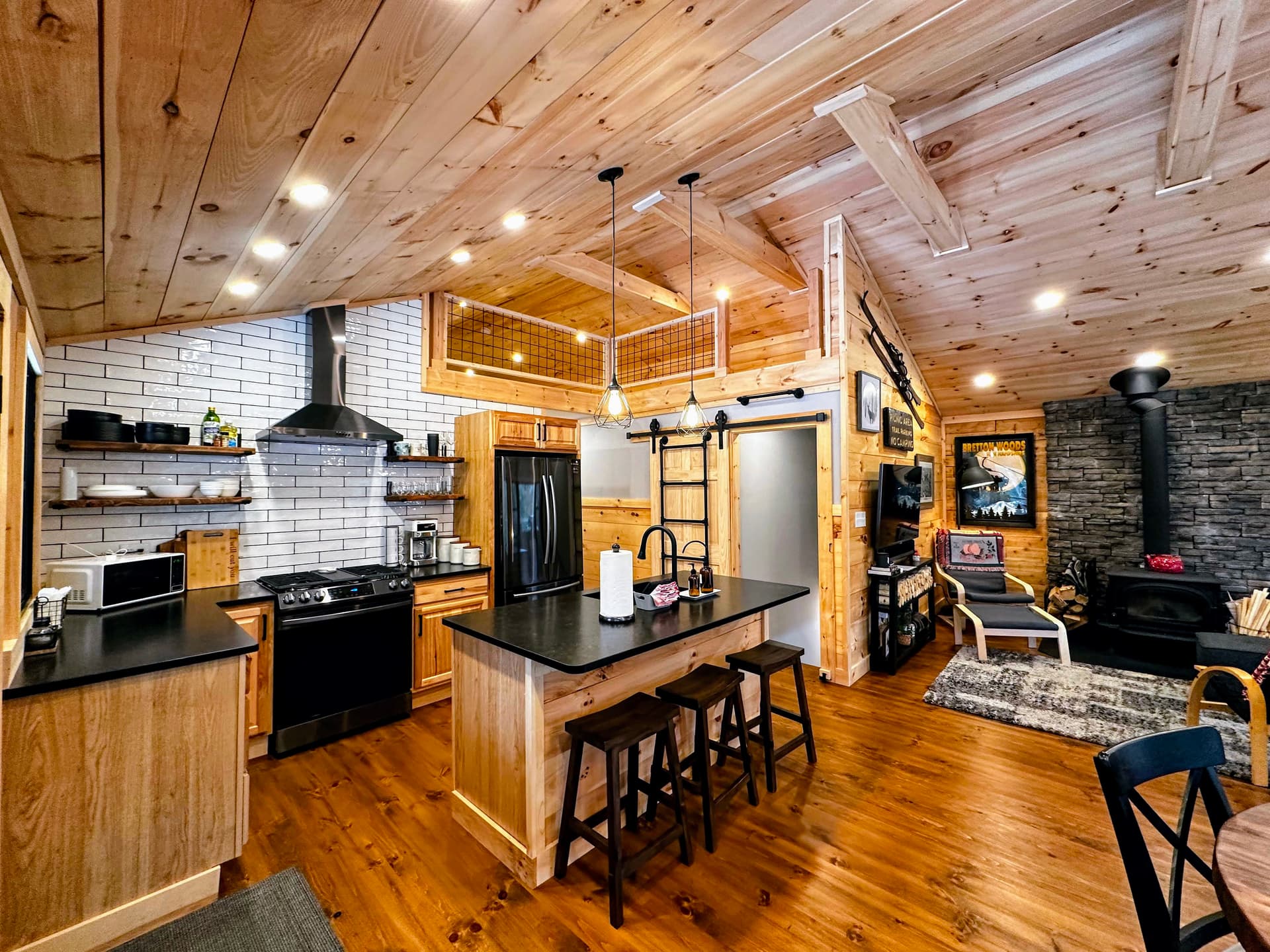 Serenity Log Retreat - Image 5