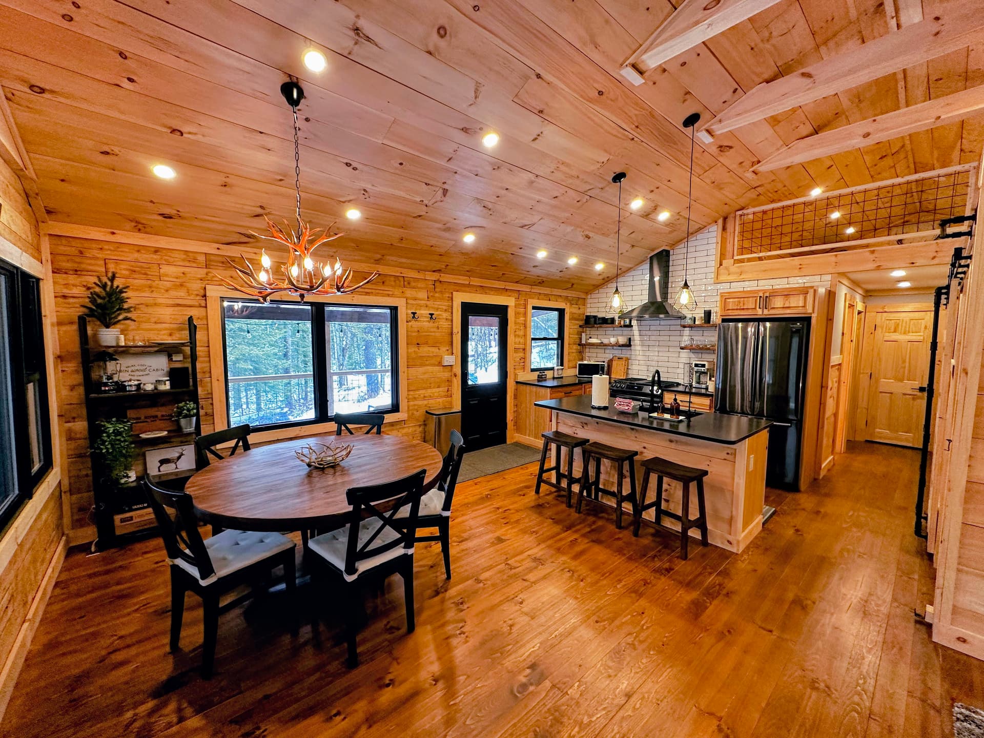 Serenity Log Retreat - Image 6