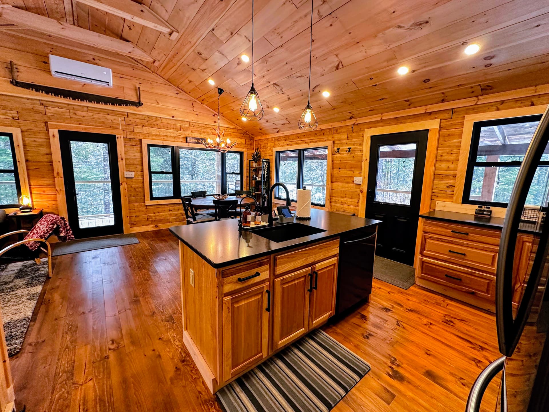 Serenity Log Retreat - Image 8